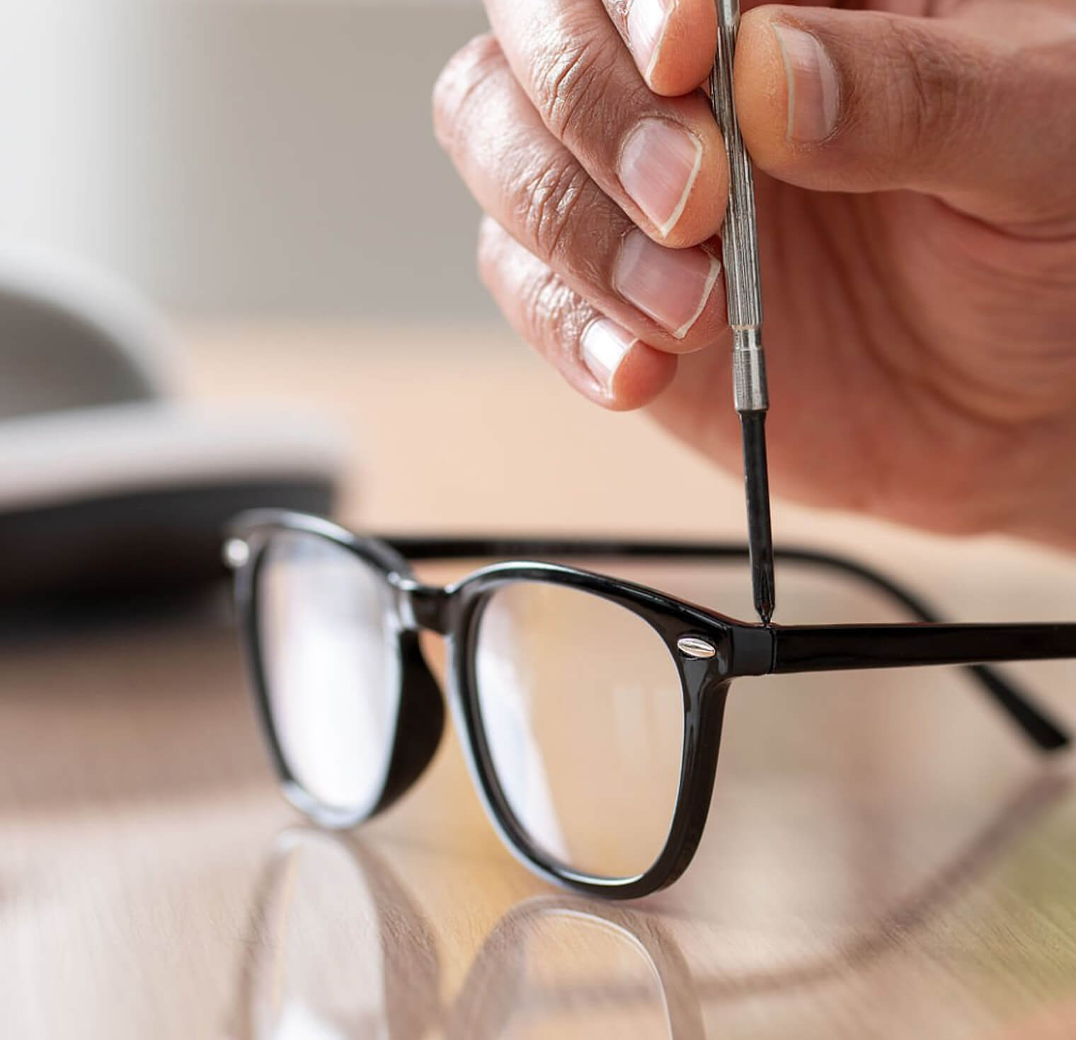 Tighten Glasses at Home Blog PC 0105