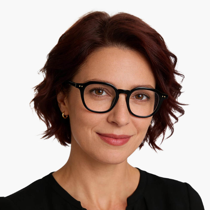 The Eydology Quentin series of black square frames accentuates the timeless intellectual beauty of women.