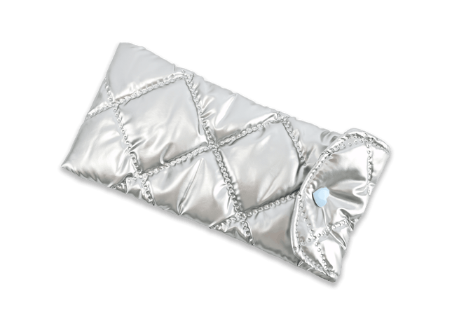 Silver quilted diamond pouch with snap closure 01
